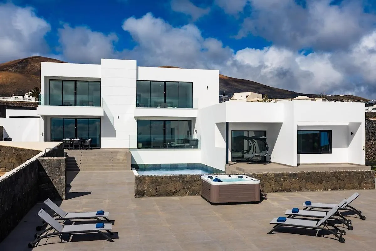 Exclusive 6 Bedrooms Villa In Lanzarote - Ocean & Volcano Views, Private Pool, Jacuzzi & Gym Macher