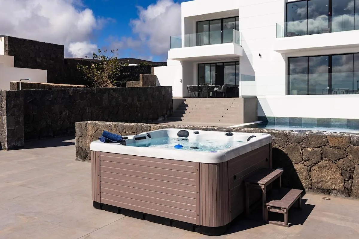 Exclusive 6 Bedrooms Villa In Lanzarote - Ocean & Volcano Views, Private Pool, Jacuzzi & Gym Macher
