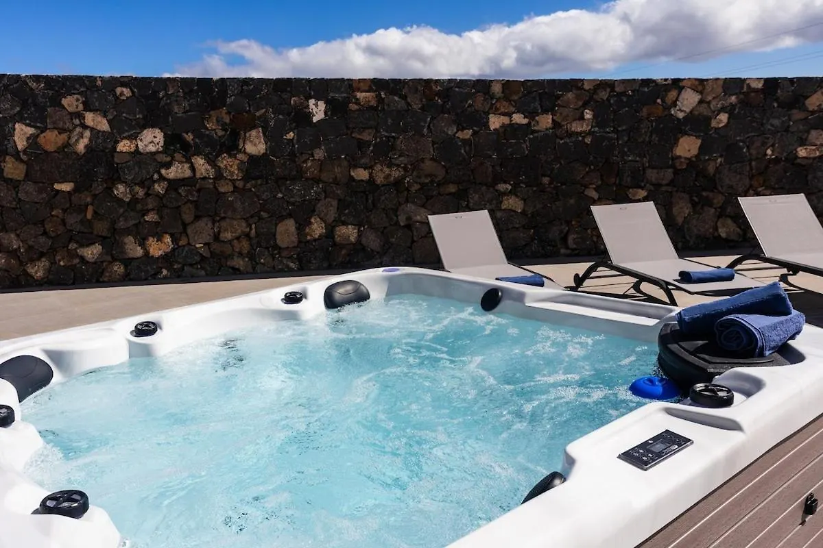 Exclusive 6 Bedrooms Villa In Lanzarote - Ocean & Volcano Views, Private Pool, Jacuzzi & Gym Macher