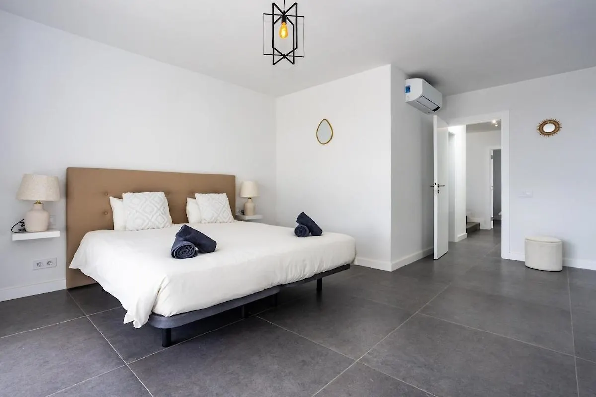 Exclusive 6 Bedrooms Villa In Lanzarote - Ocean & Volcano Views, Private Pool, Jacuzzi & Gym Macher